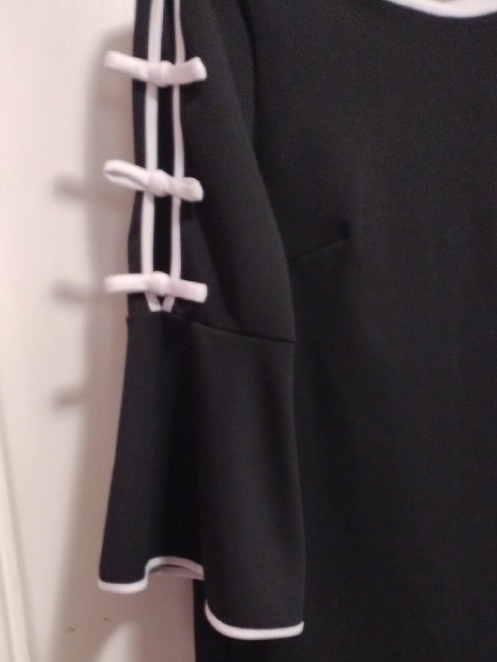 Shelby & Palmer Black Dress with White Trim and Bell Sleeves Size 16 - Picture 4 of 6